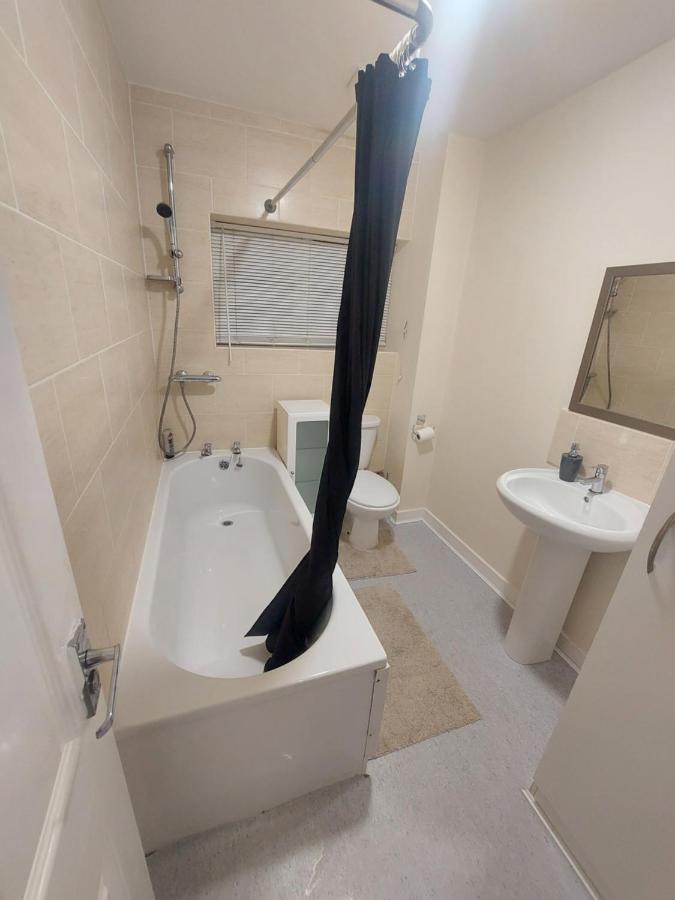 2 Large Bedroom Apartment- Wifi & Parking Fleetwood Exterior foto
