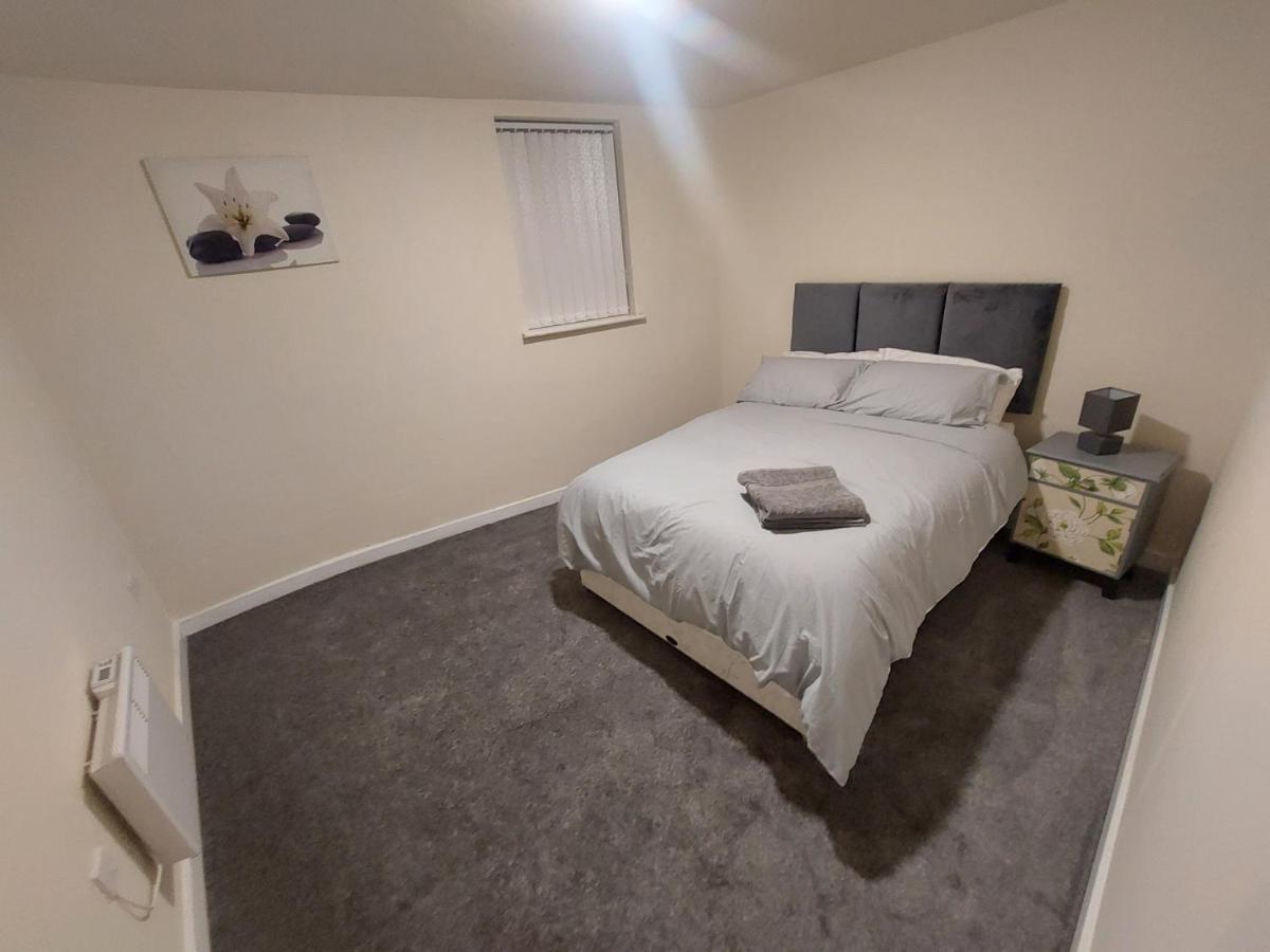 2 Large Bedroom Apartment- Wifi & Parking Fleetwood Exterior foto